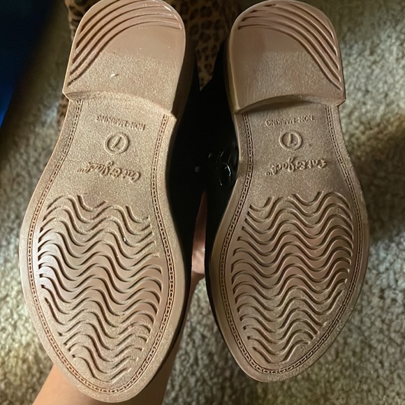 2 pairs of cat and jack size 7 shoes. One black pair and one leopard print - Picture 5 of 5